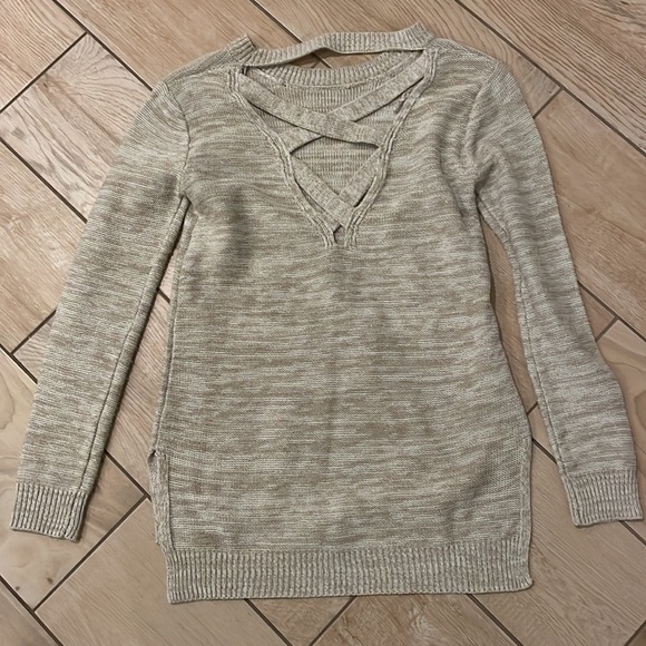 Madison Lilly Sweater - Picture 3 of 4